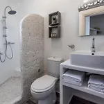 Milos Hotel *