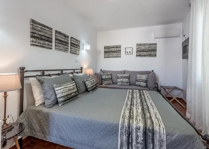 Milos * Adamantas (Milos)